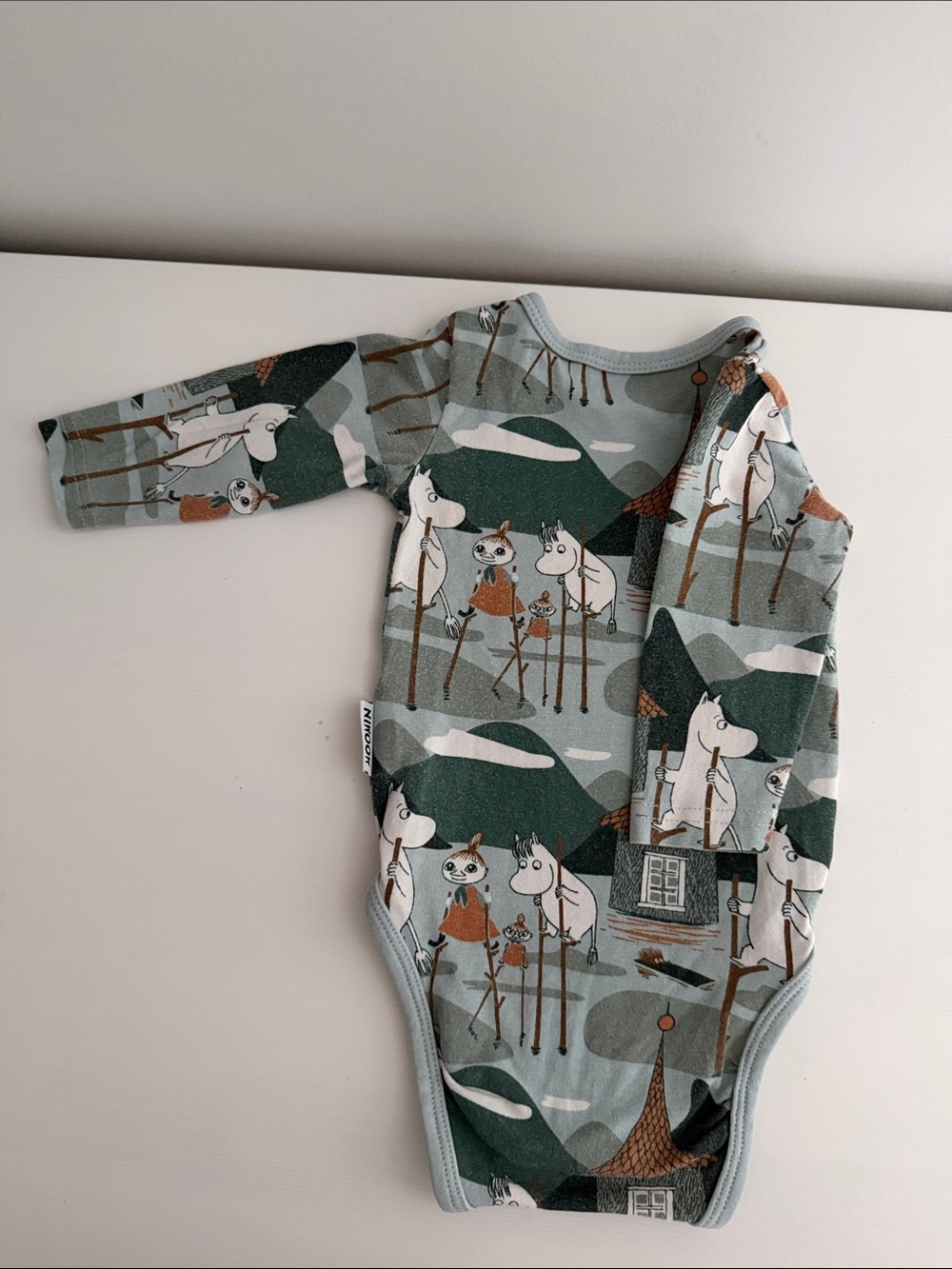 Moomin Long-Sleeve Baby Bodysuit in Sage Green Print Size 3-6M/62 cm - Picture 4 of 6
